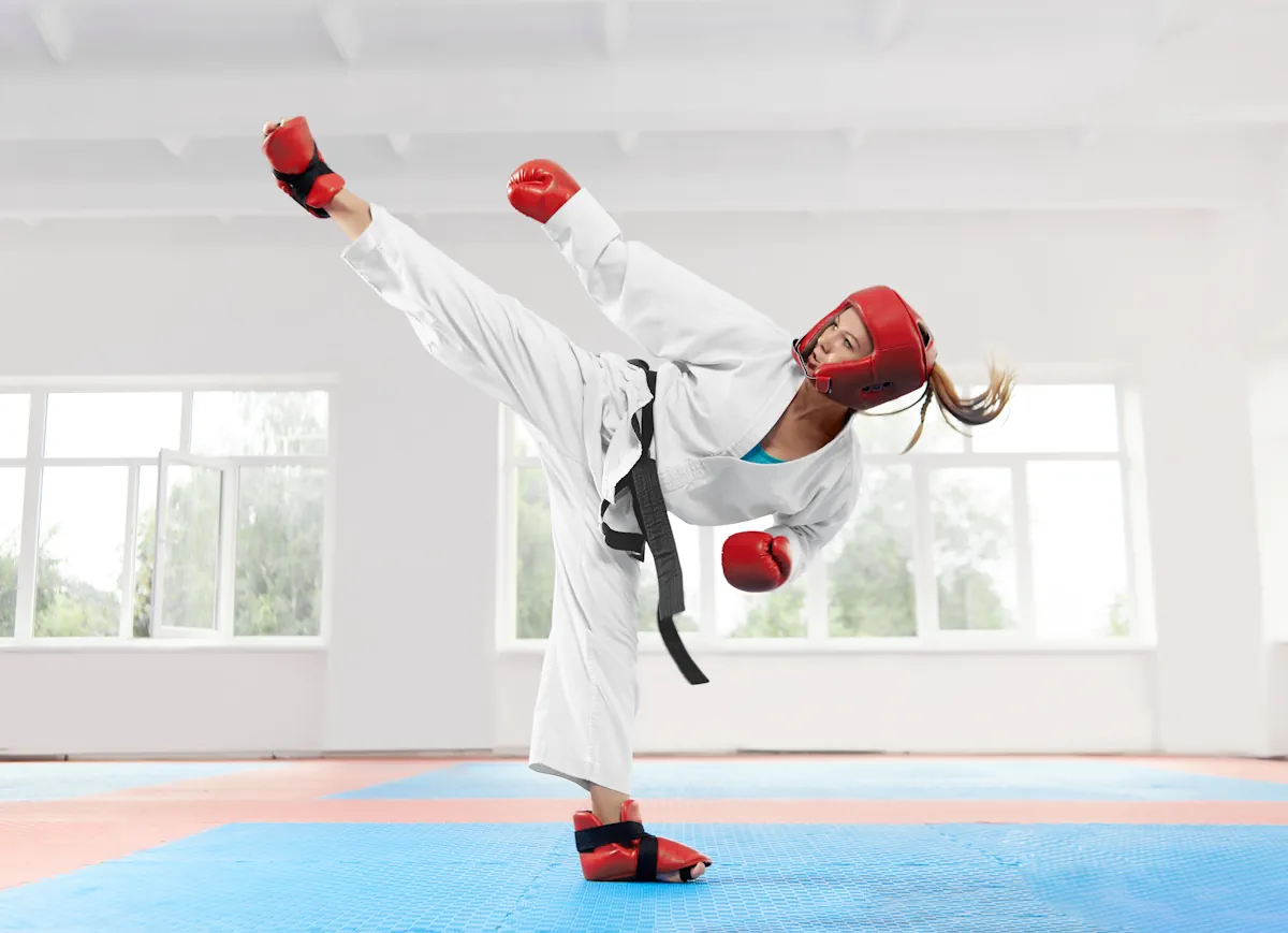 Guide équipements taekwondo 2026 : dobok, PSS, protections homologuées WT